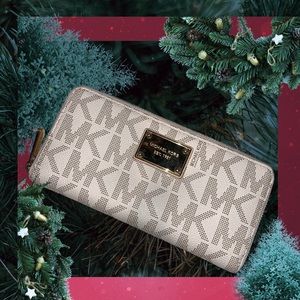 Michael Kors Envelope Wallet